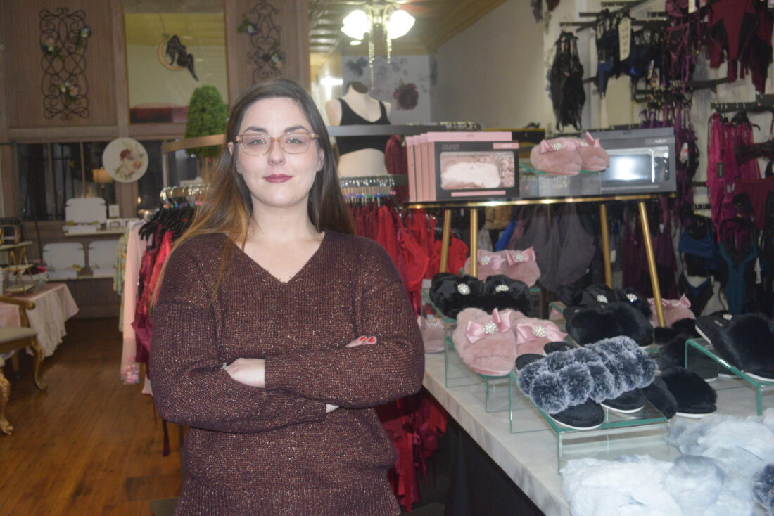 Ashley Sutton Promotes Beauty In All Forms At Moonlight Intimate